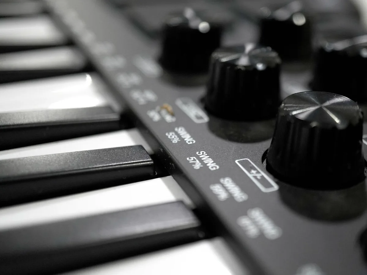 Panneau de commandes d'un clavier arrangeur et sélection des styles